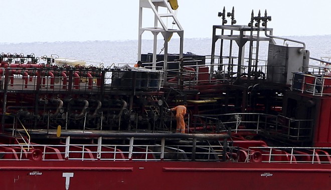 Κύπρος: Δεν υπάρχει θαλάσσια ρύπανση  από τη φωτιά στο πετρελαιοφόρο “Άθλος”