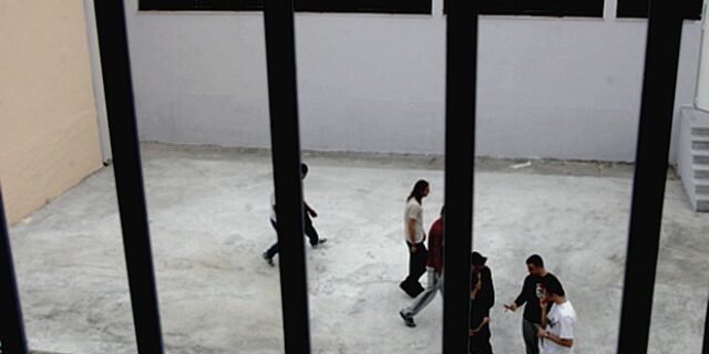 Χάρηκες και εσύ με τον ξυλοδαρμό του 19χρονου;