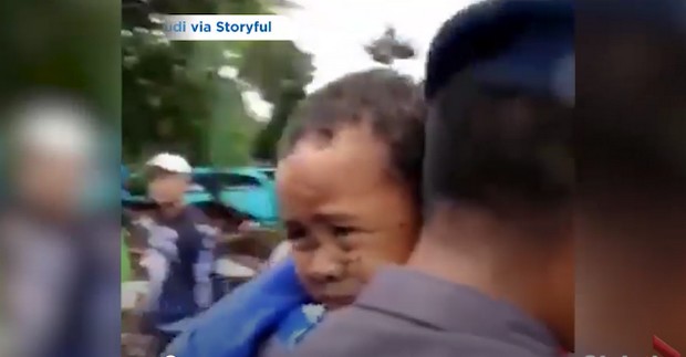Ινδονησία: Πεντάχρονος ξεθάβεται ζωντανός 12 ώρες μετά το φονικό τσουνάμι