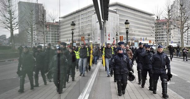 Συγκρούσεις ακροδεξιών με αστυνομικούς στις Βρυξέλλες