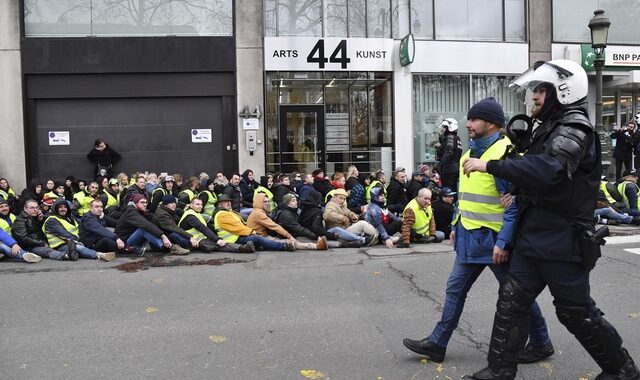 Βρυξέλλες: 400 Κίτρινα Γιλέκα συνελήφθησαν στην διαδήλωση