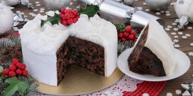 Ούτε μελομακάρονα, ούτε κουραμπιέδες: Αυτό είναι το απόλυτο χριστουγεννιάτικο κέικ