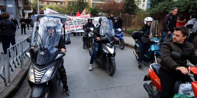 Απεργούν σήμερα ντελιβεράδες και κούριερ