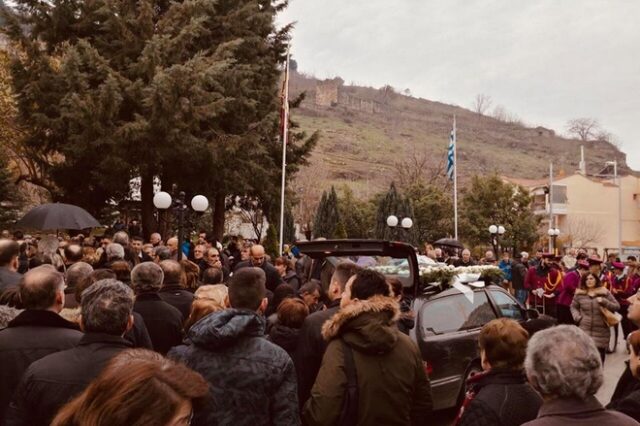 Διδυμότειχο: Σε κλίμα βαθιάς οδύνης το τελευταίο αντίο στην 21χρονη Έλενα