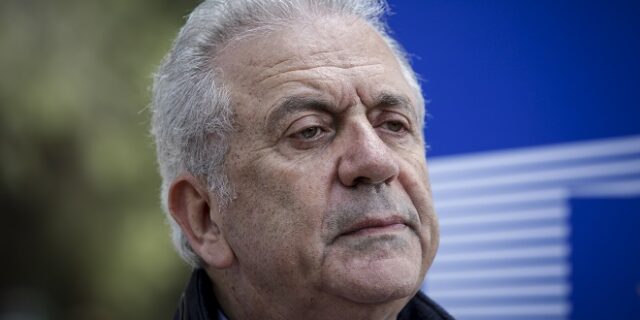 Μήνυμα Αβραμόπουλου για επιστροφή στην εσωτερική πολιτική σκηνή