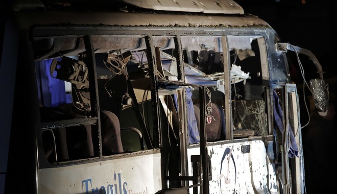 Αίγυπτος: “Προδότες” οι υπαίτιοι της επίθεσης στο τουριστικό λεωφορείο