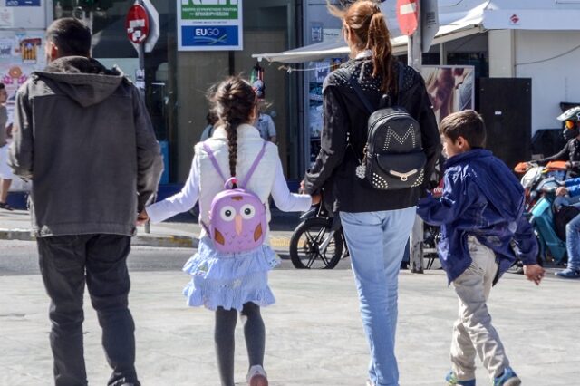 ΟΠΕΚΑ: Ανοίγει η πλατφόρμα για το επίδομα παιδιού