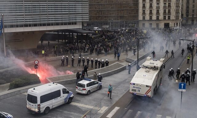 Βέλγιο: Βανδαλισμοί και δακρυγόνα σε διαδήλωση κατά του συμφώνου του ΟΗΕ για την μετανάστευση