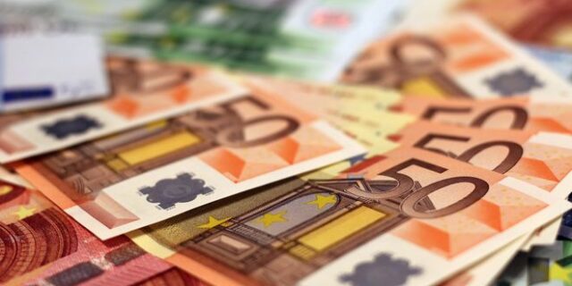 Φόροι 2019: Ποιοι μειώνονται και ποιοι αυξάνονται
