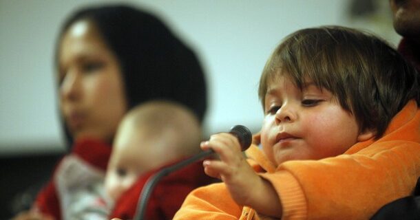 Νέα Βύσσα: Μετανάστες χρησιμοποίησαν ξύλα και πλήρωσαν τον ιδιοκτήτη αφήνοντας λεφτά σε φάκελο
