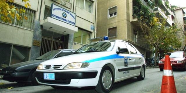 ΑΤ Εξαρχείων: Συνελήφθη ο δραπέτης που έφυγε από την τουαλέτα