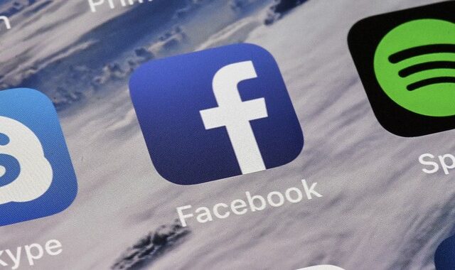 Νέα γκάφα του Facebook: Άφησε εκτεθειμένες “κρυφές” φωτογραφίες των χρηστών