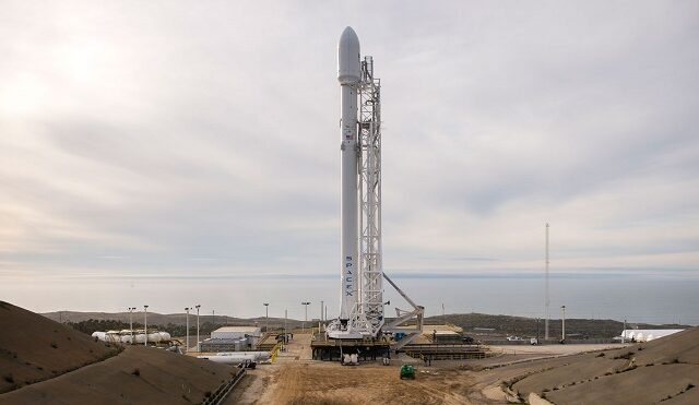 Αναβολή στην εκτόξευση του πυραυλικού φορέα Falcon 9