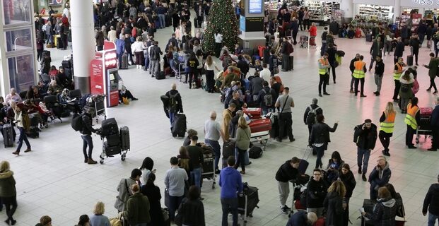 Χάος στο Γκάτγουικ: Έκλεισε ξανά λόγω των drones