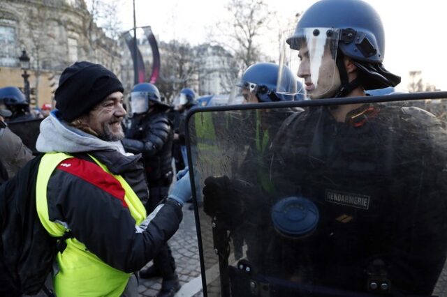 “Κίτρινα γιλέκα”: Πόλη φρούριο το Παρίσι – 278 προληπτικές συλλήψεις