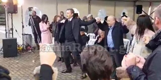 Με τσάμικο ξεκίνησε ο Γκλέτσος την ανακοίνωση των υποψηφίων του