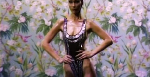Τι συμβαίνει με τη Bella Hadid; Σάλος με το αποστεωμένο σώμα της
