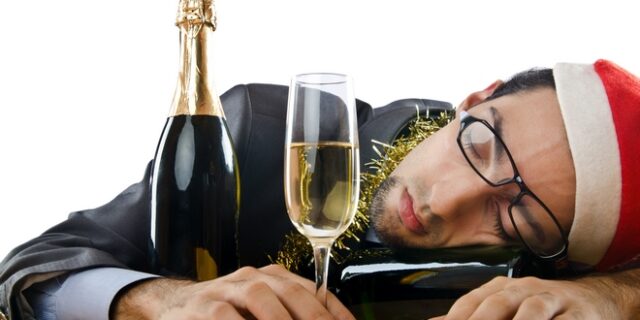 Ξεχάστε όσα ξέρατε: Έτσι θα νικήσετε το hangover, χωρίς καφέ