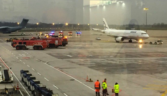 Πανικός στο Ανόβερο: Αυτοκίνητο μπήκε στο αεροδρόμιο και “κυνηγούσε” αεροπλάνο της Aegean