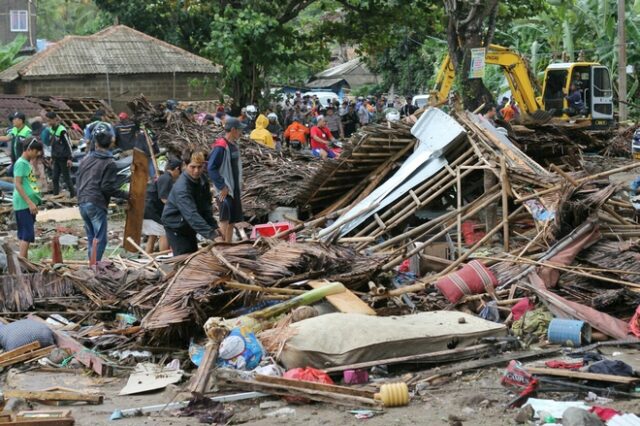 Ινδονησία: Έκρηξη ηφαιστείου και τσουνάμι – Τουλάχιστον 168 νεκροί και εκατοντάδες τραυματίες