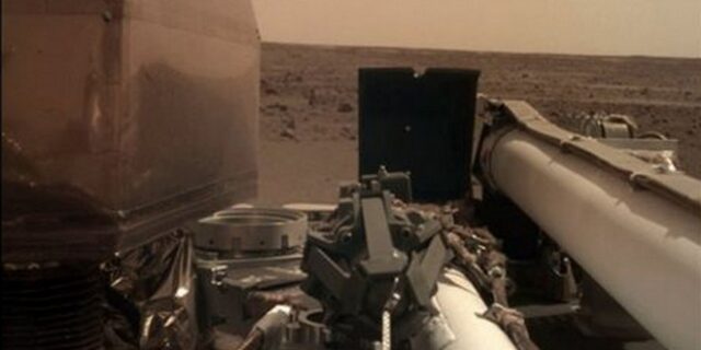 NASA: Δείτε τις πρώτες καθαρές φωτογραφίες του InSight από τον πλανήτη Άρη