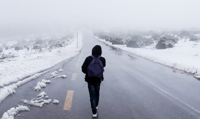 Καιρός: Προβλήματα από τον χιονιά και τους θυελλώδεις ανέμους σε όλη την χώρα