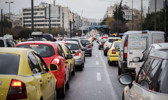 Παράταση μέχρι τέλη Ιανουαρίου για τα τέλη κυκλοφορίας