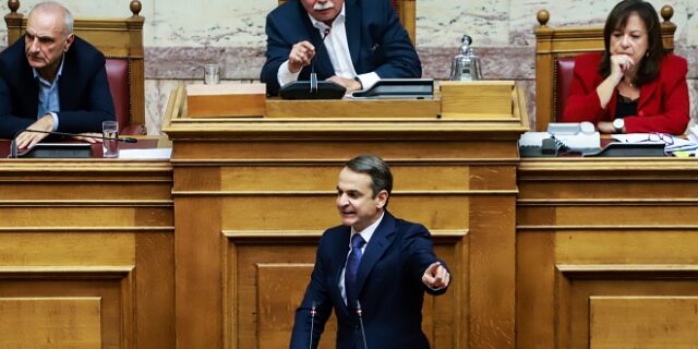 Άγριος καυγάς Μητσοτάκη- Βούτση στη Βουλή