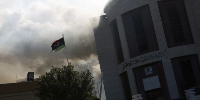 Λιβύη: Το ISIS ανέλαβε την ευθύνη για την επίθεση στο υπουργείο Εξωτερικών