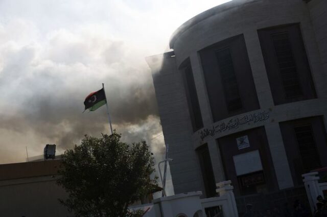 Λιβύη: Το ISIS ανέλαβε την ευθύνη για την επίθεση στο υπουργείο Εξωτερικών