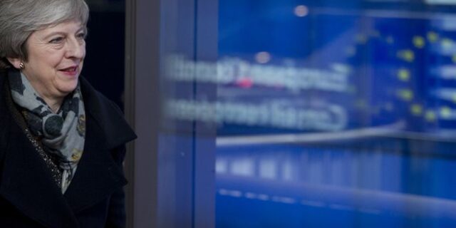 Βρυξέλλες για Brexit: “Ναι” σε ενίσχυση Μέι, όχι σε επαναδιαπραγμάτευση