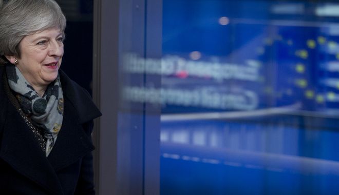 Βρυξέλλες για Brexit: “Ναι” σε ενίσχυση Μέι, όχι σε επαναδιαπραγμάτευση