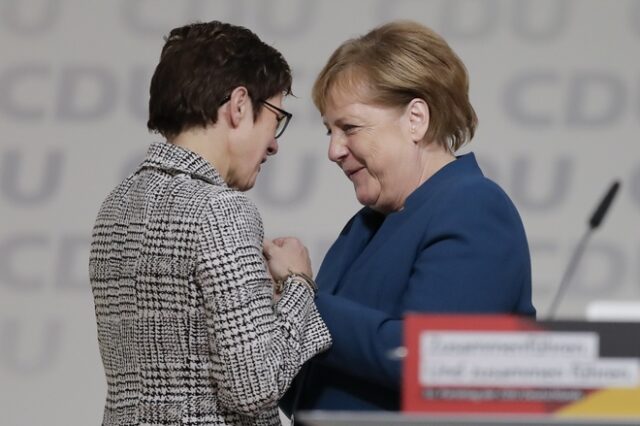 Γερμανία: Πιο δημοφιλής από την Μέρκελ η νέα επικεφαλής του CDU