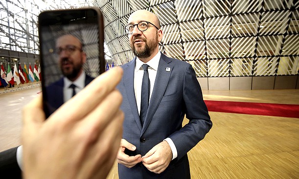 Βέλγιο: Παραιτείται ο Πρωθυπουργός Σαρλ Μισέλ – Αναποφάσιστος ο βασιλιάς