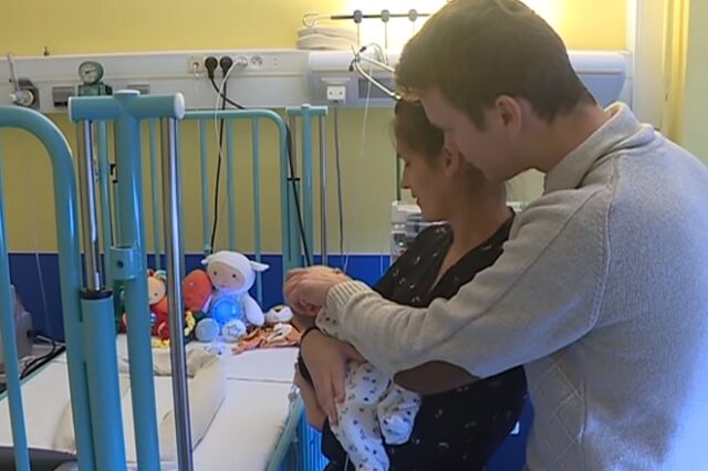 Γαλλία: Οι γονείς του μικρού Αντουάν απευθύνουν έκκληση για να αποκτήσει “μια νέα καρδιά”