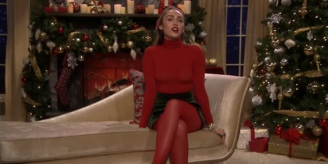 Miley Cyrus: Διασκευάζει το χριστουγεννιάτικο τραγούδι “Santa Baby” ώστε να γίνει φεμινιστικό