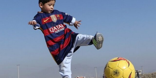 Οι Ταλιμπάν καταδιώκουν τον “μικρό Μέσι” από το Αφγανιστάν