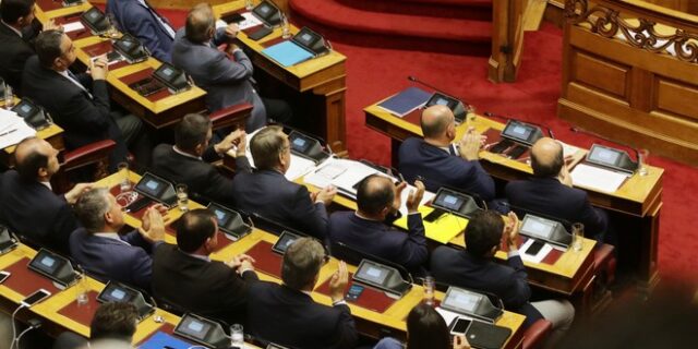 Ερώτηση 21 βουλευτών της ΝΔ στον Νίκο Παππά για τις υπηρεσίες του Μάνου Πετσίτη