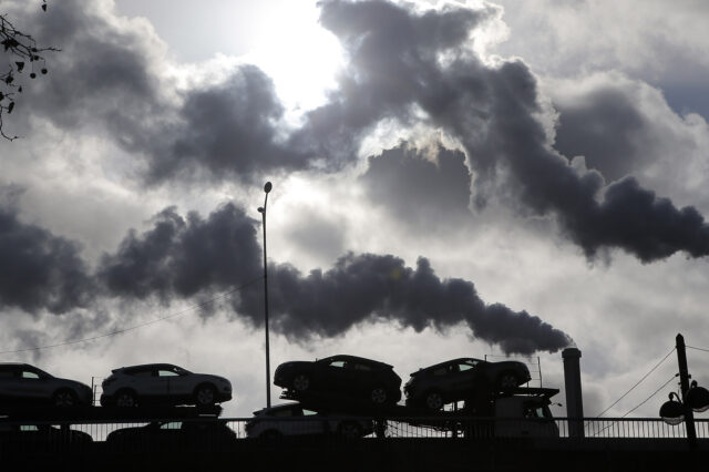 WWF: “Αν η θερμοκρασία συνεχίσει να ανεβαίνει, θα καίγονται 40% επιπλέον εκτάσεις”