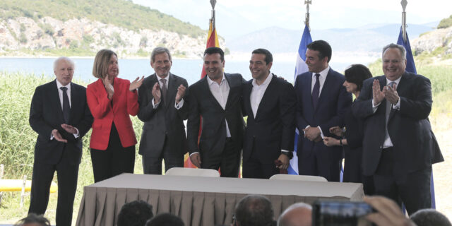 Η συμφωνία των Πρεσπών που αναδιατάσσει το πολιτικό σύστημα