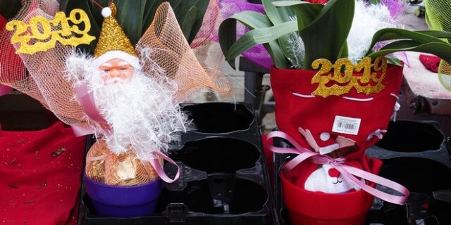 Εορταστικό ωράριο: Πώς θα λειτουργήσουν τα καταστήματα παραμονή Πρωτοχρονιάς