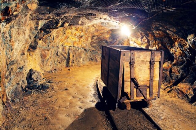 Ρωσία: Μεταλλωρύχοι παγιδεύτηκαν λόγω καπνού μέσα σε ορυχείο
