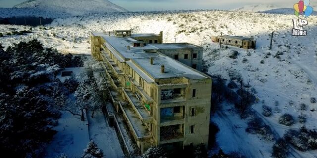 Χιονισμένη Πάρνηθα: Το στοιχειωμένο σανατόριο και το Πάρκο Ψυχών από ψηλά