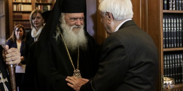 Παυλόπουλος σε Ιερώνυμο: Ιταμή και εγκληματική ενέργεια στον ιερό Ναό Αγίου Διονυσίου