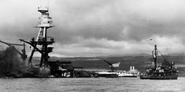 Σαν σήμερα οι Ιάπωνες βομβαρδίζουν το Περλ Χάρμπορ