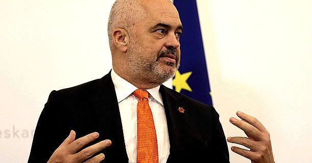 Αλβανία: Οι παρακολουθήσεις που “καίνε” τον Ράμα