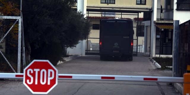 “Κύκλωμα χρυσού”: Ελεύθεροι και οι οκτώ προφυλακισμένοι