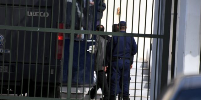 “Κύκλωμα χρυσού”: Στις φυλακές Ναυπλίου θα οδηγηθεί ο γνωστός ενεχυροδανειστής