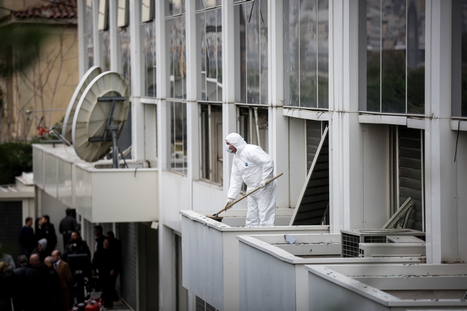 Έκρηξη στον ΣΚΑΪ: Οι έρευνες της αντιτρομοκρατικής και το καμένο αυτοκίνητο