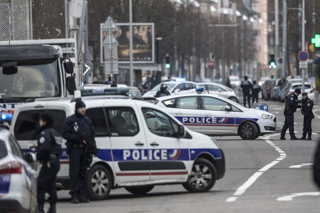 Νεκρός ή ζωντανός αναζητείται ο δράστης της επίθεσης στο Στρασβούργο